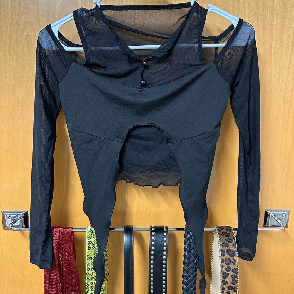 black long sleeve going out top